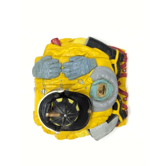 Giuseppi 2 Pc Fireman Uniform Resin Sculpture Opens To A Trinket Box 8x7x4 - Picture 3 of 14